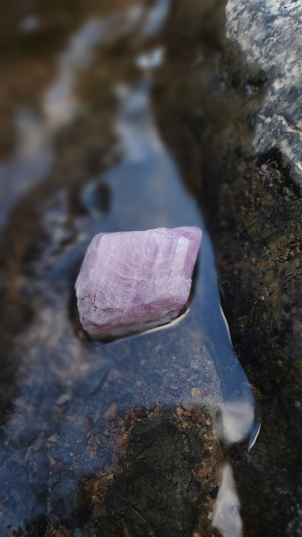 Kunzite Raw